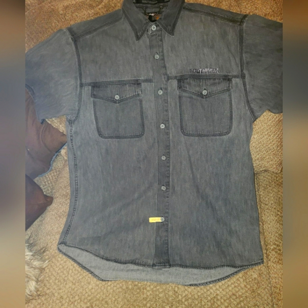 Mens Harley Davidson shirt size medium